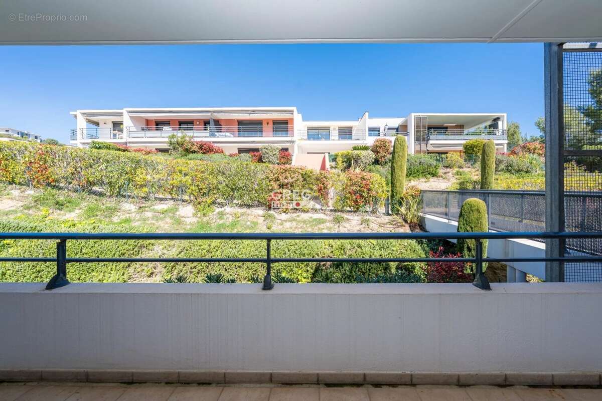 Appartement à SAINT-LAURENT-DU-VAR