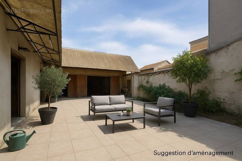 Maison à BAGE-LE-CHATEL