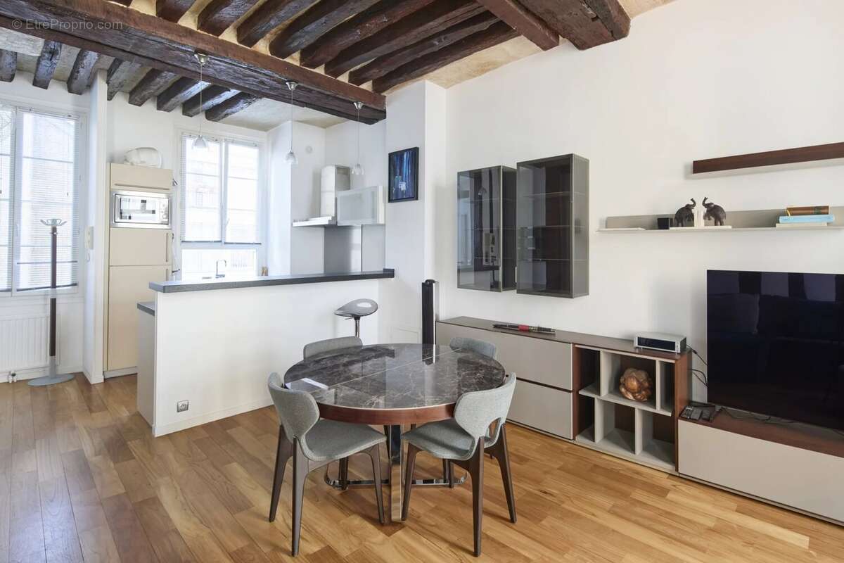 Appartement à PARIS-4E