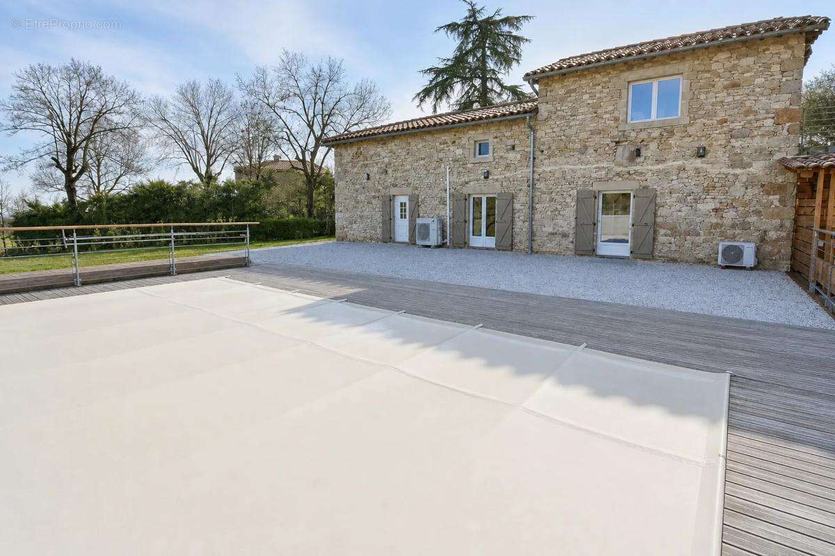 Maison à TONNAC