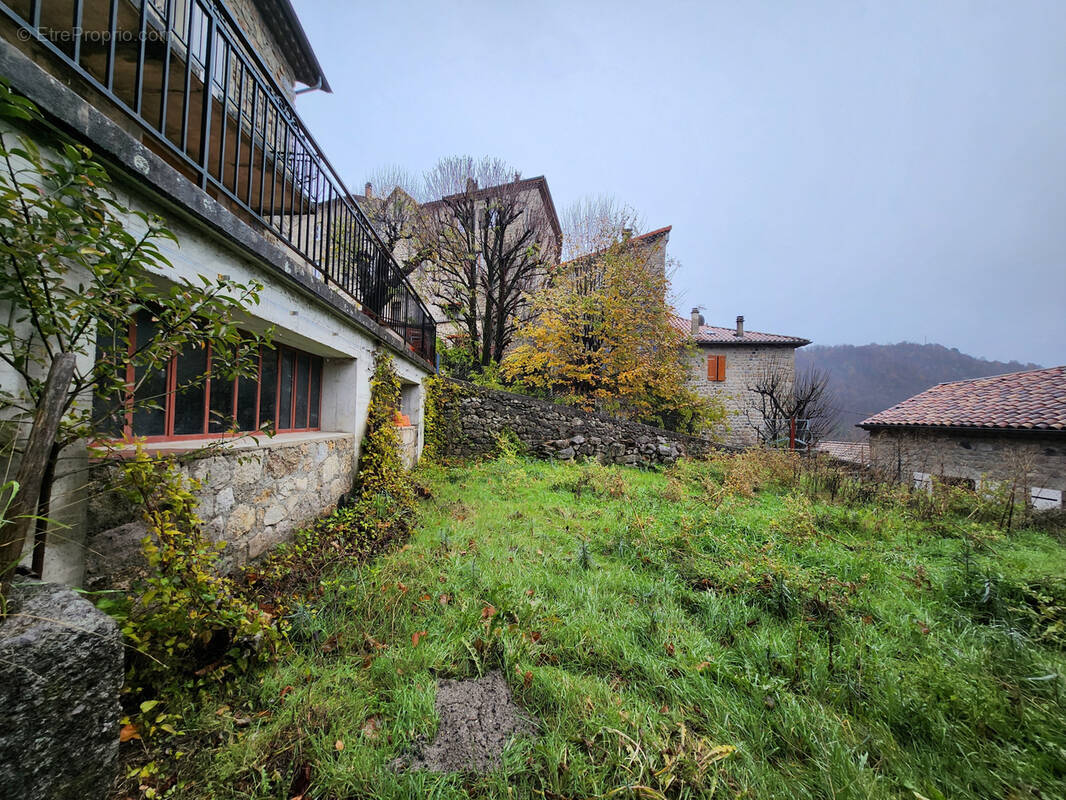 Maison à ANTRAIGUES-SUR-VOLANE