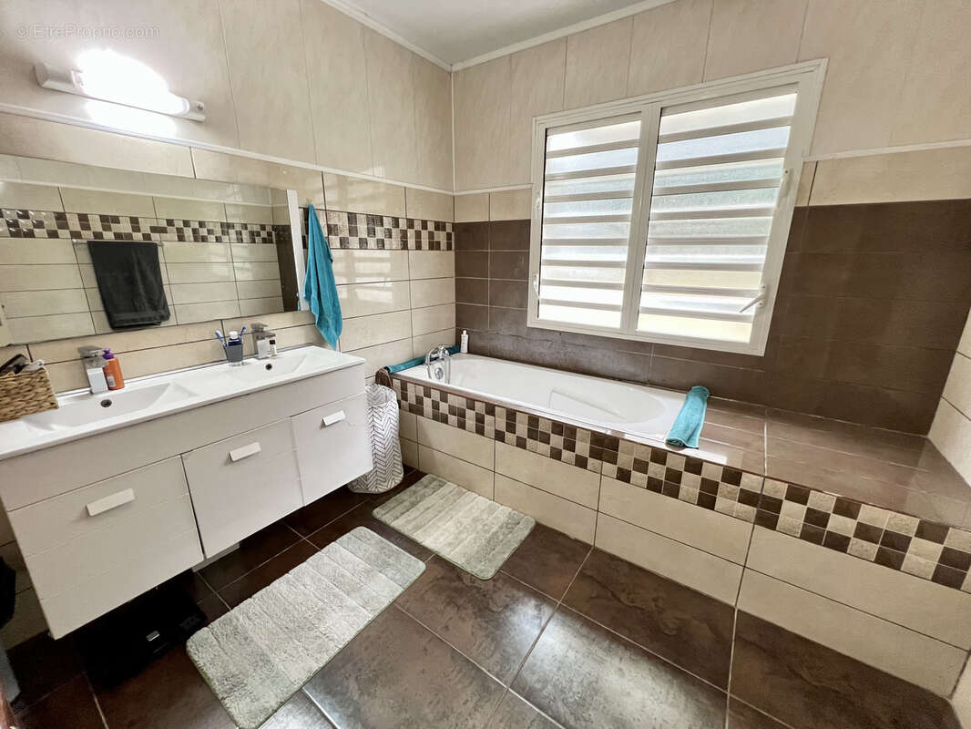 Maison à SAINT-JOSEPH