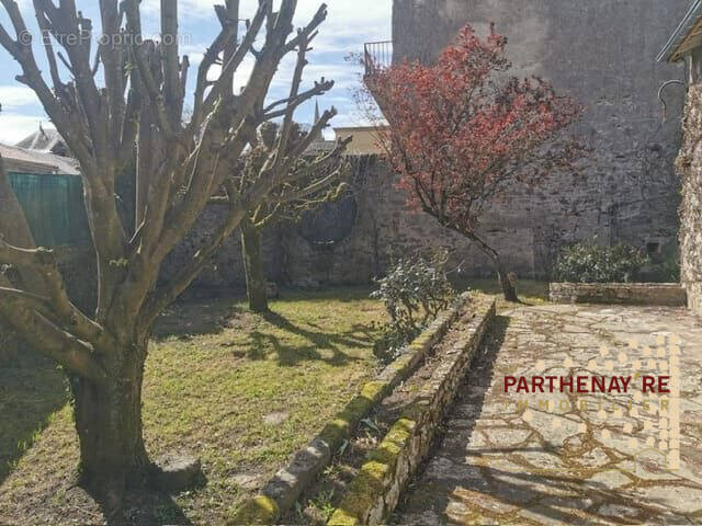 Maison à PARTHENAY