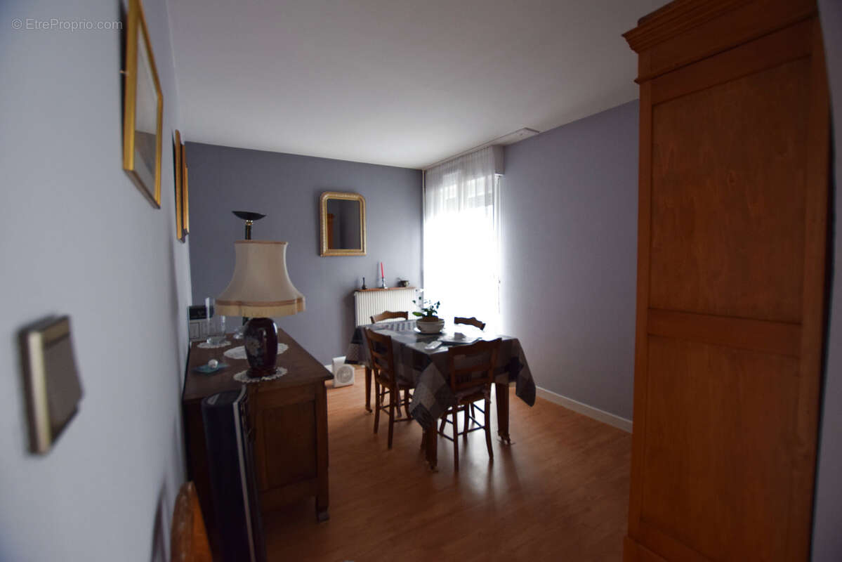 Appartement à GRAND-CHARMONT