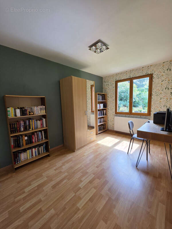 Photo 6
