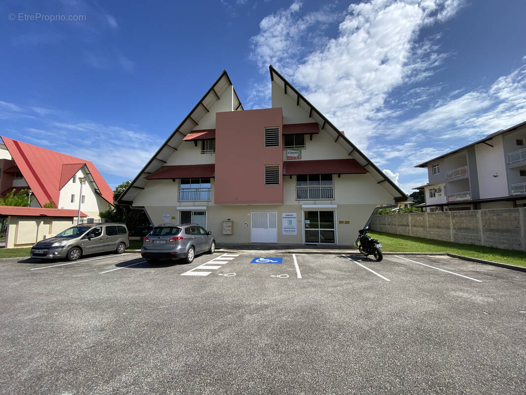 Appartement à REMIRE-MONTJOLY