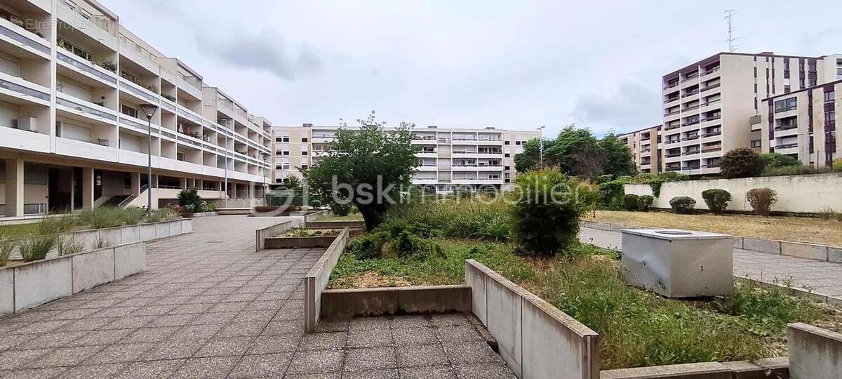 T2 lumineux de 51 m² avec balcon, parking et cave – Metz Pontiffroy - photo 8