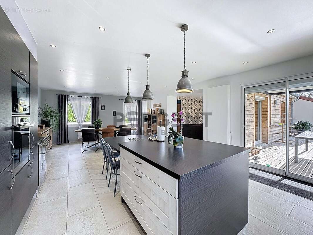 Maison à VIVIER-AU-COURT