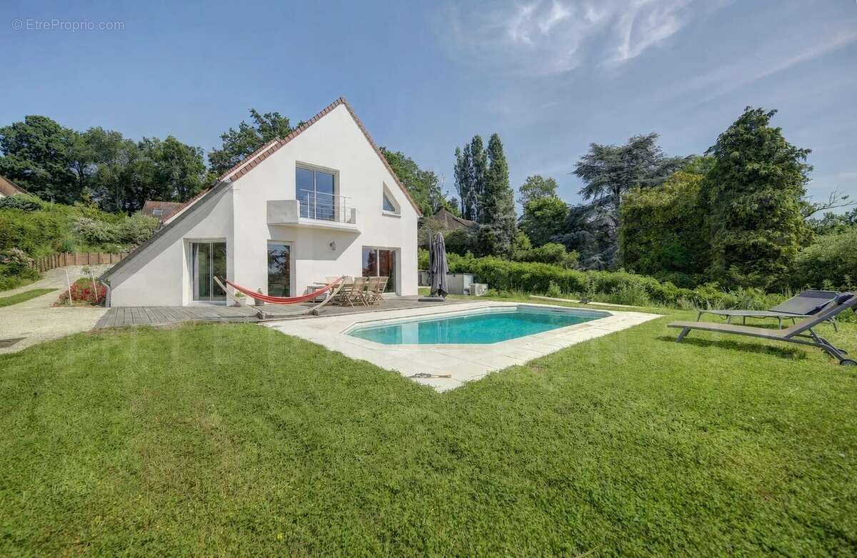 Maison familiale avec vue panoramique et piscine - photo 2