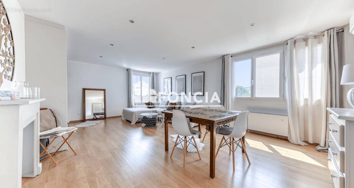 Appartement à LYON-7E