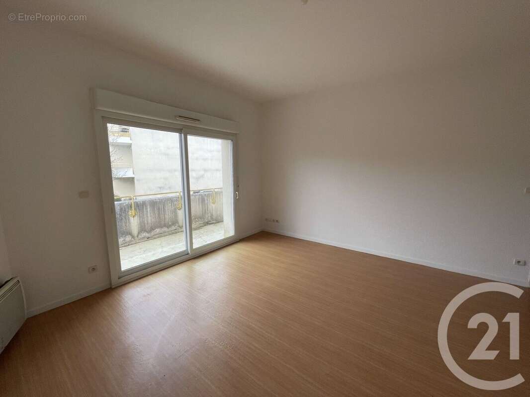 Appartement à SAINT-SEURIN-SUR-L&#039;ISLE