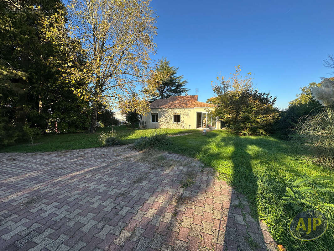 Maison à SAINT-LEGER