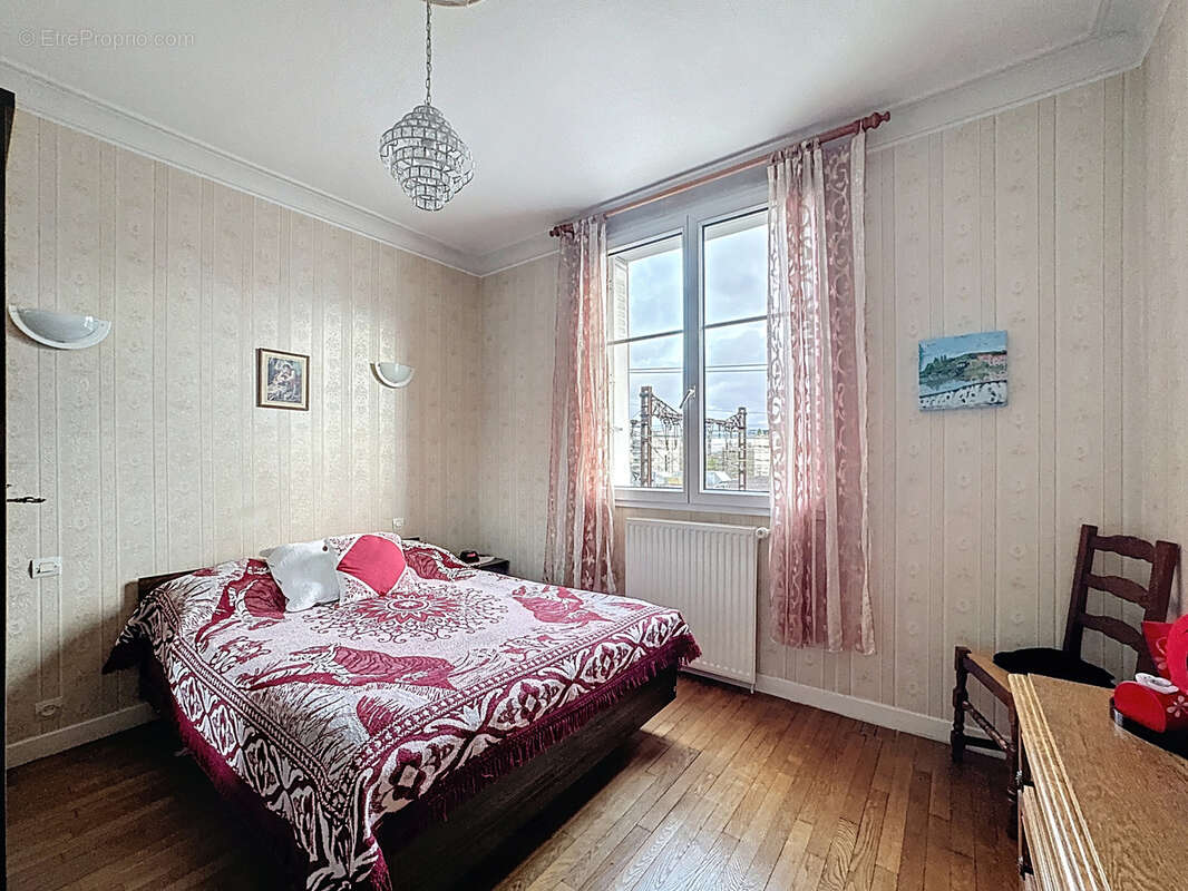 Maison à SAVIGNY-SUR-ORGE