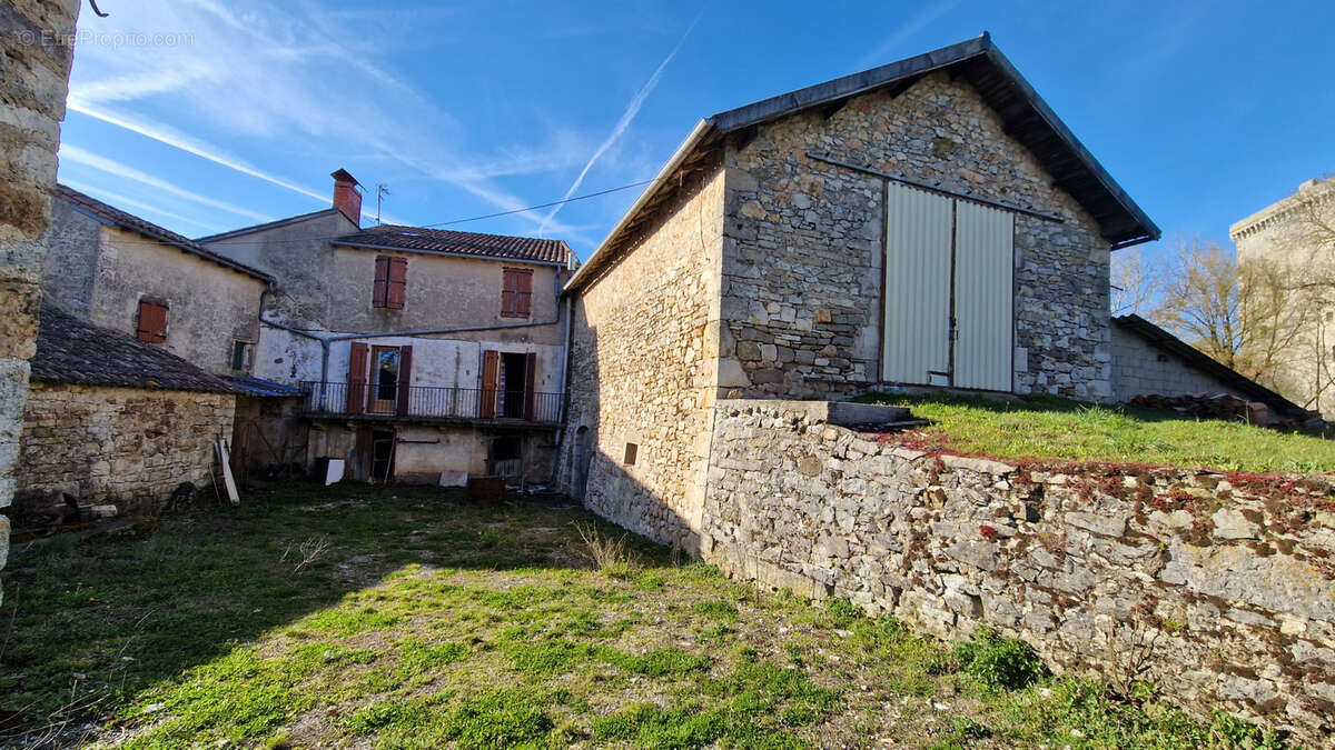 Maison à VIALA-DU-PAS-DE-JAUX