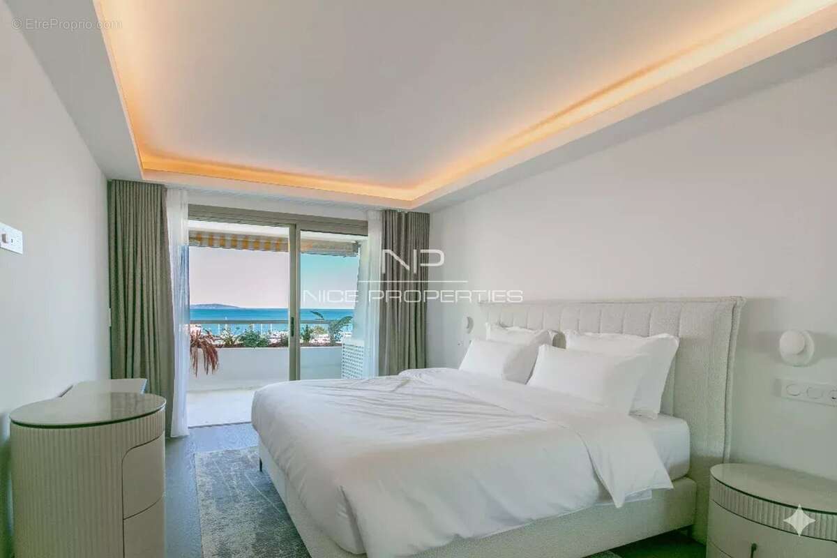 Appartement à VILLENEUVE-LOUBET