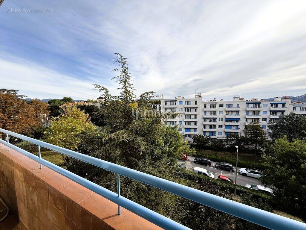 Appartement à MARSEILLE-12E