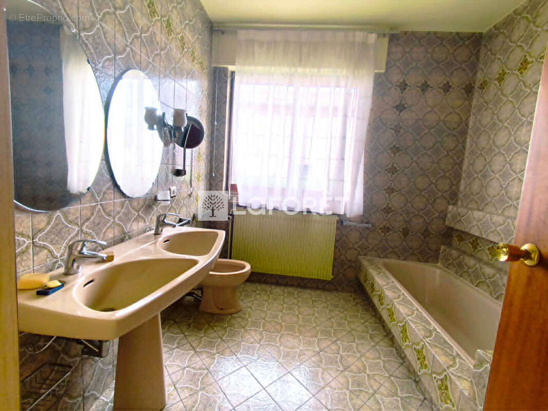 EPINAL Maison stylée année 70 - photo 8