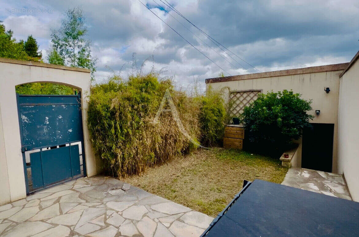 Maison à VILLENEUVE-LE-ROI