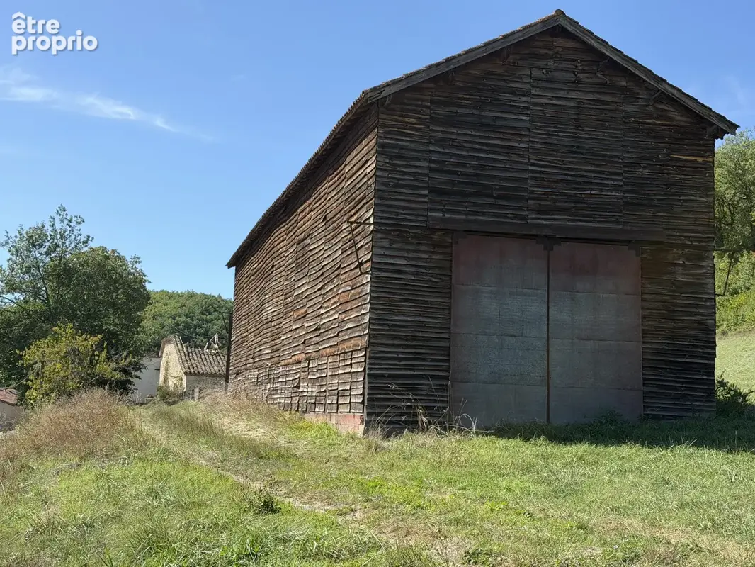 Propriete a renover avec 4 hectares et nombreuses dependances - photo 27