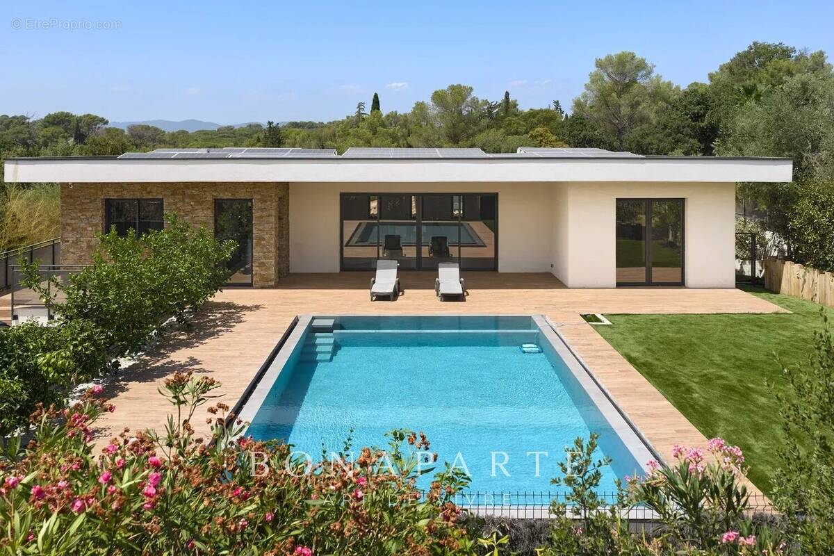 Maison à FREJUS