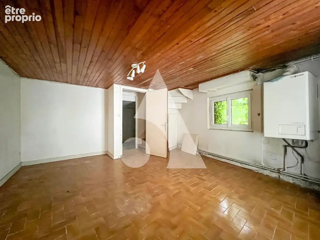 SAINTES rive gauche- Duplex avec jardin à aménager - Saint Eutrope - photo 9