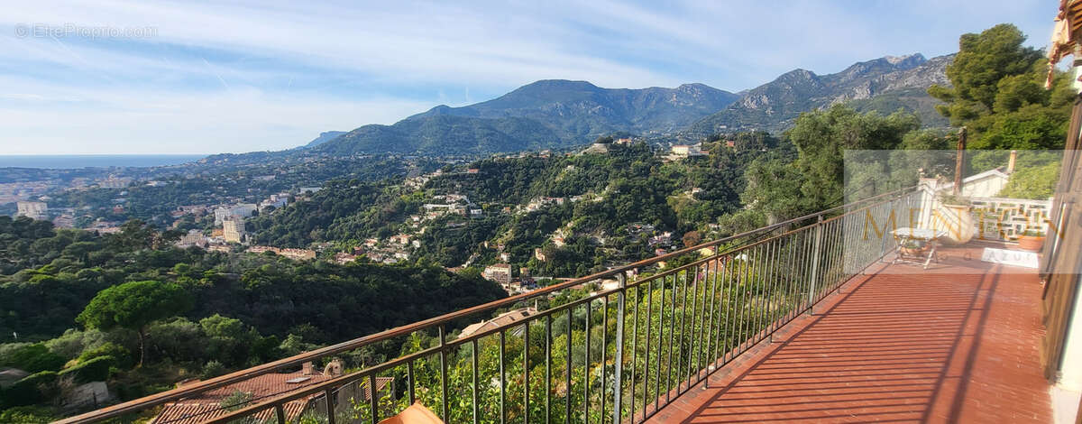 Appartement à MENTON