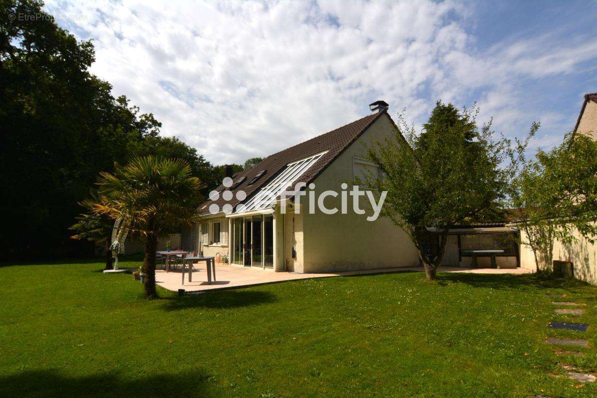 Maison 165 m² à Yerres  - photo 2