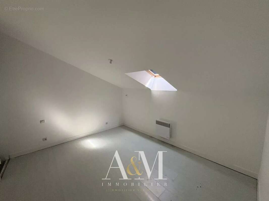 Maison de ville centre de La Rochefoucaud - photo 7