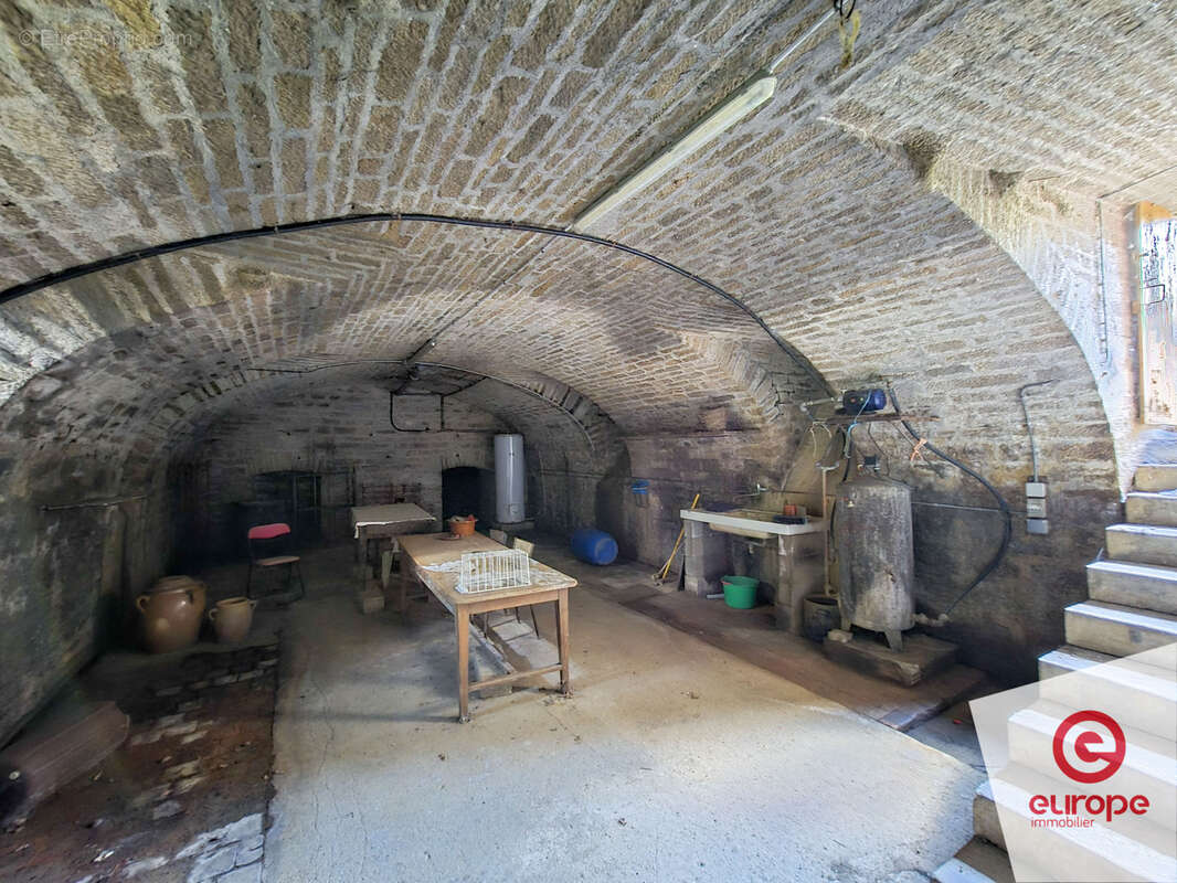 Ferme 10 pièces de 258m2 avec jardin et dépendances à Guillon-Terre-Plaine - photo 20