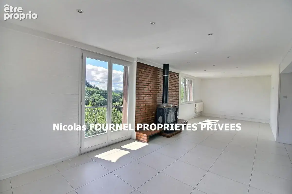 Maison Le Chambon Feugerolles 11 pièce(s) 231.86 m2 - photo 4