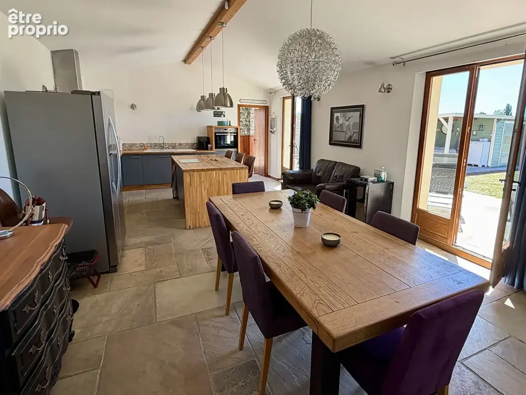 Belles prestations - pavillon de 3 chambres, bar/resto à pied, au calme, tout à l'égout prévu - photo 16