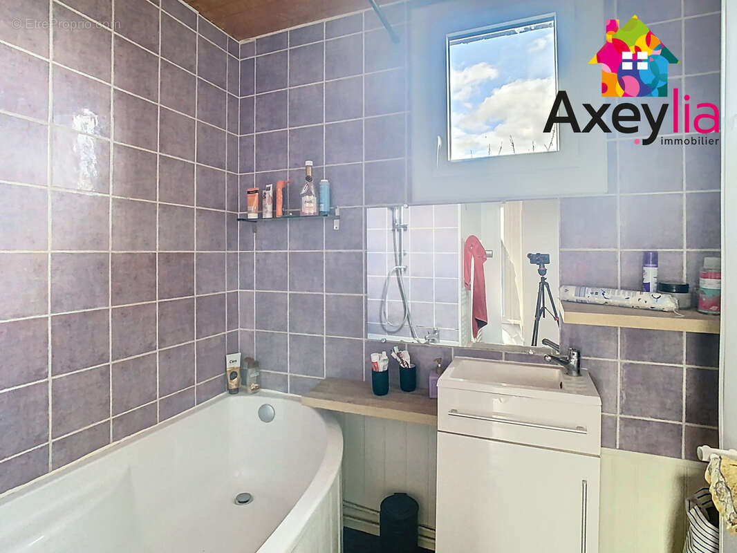 A vendre-melay- maison sur terrain clos avec piscine et hangar. - photo 6