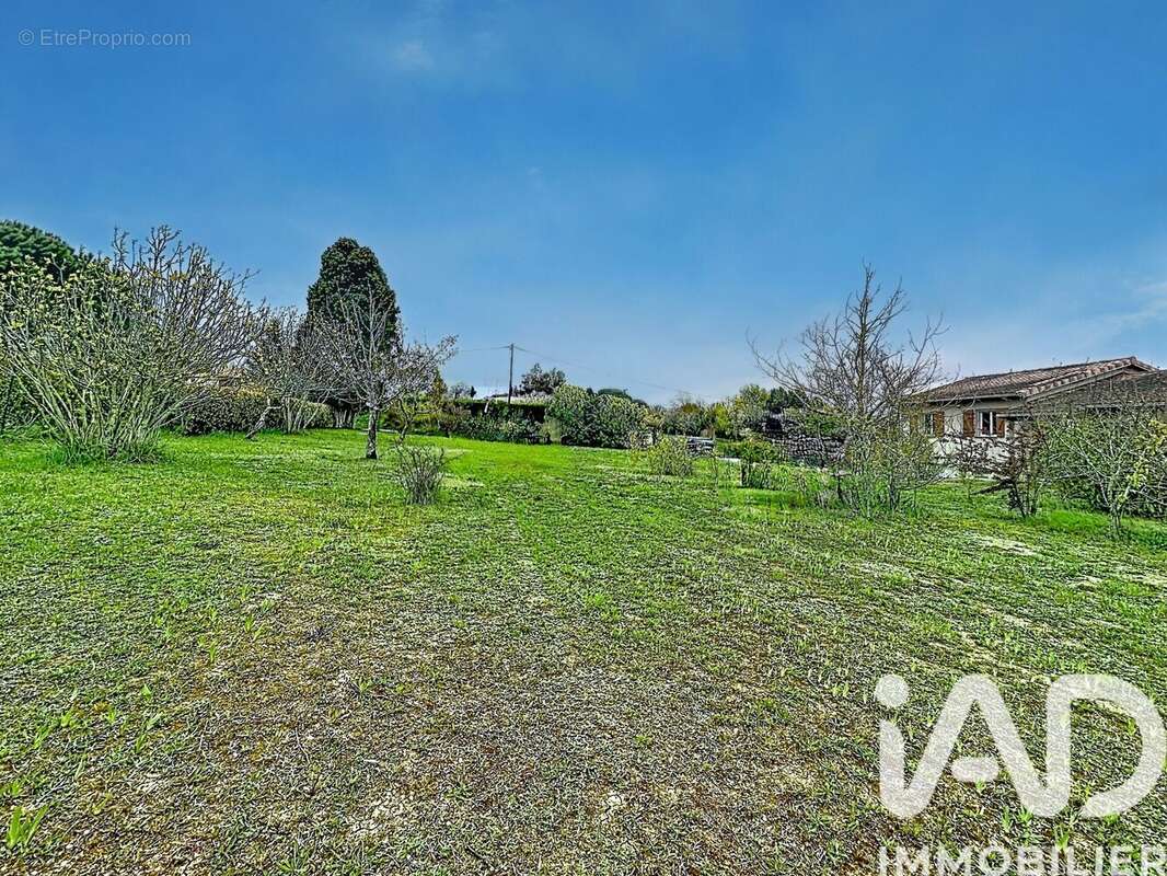 Terrain 1242 m² à Roqueseriere  - photo 2