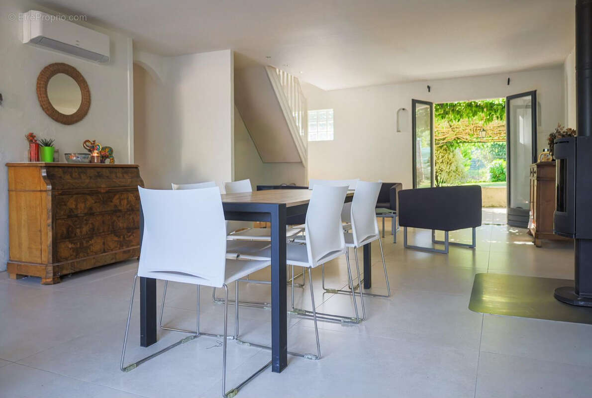 Maison à MONTLUEL