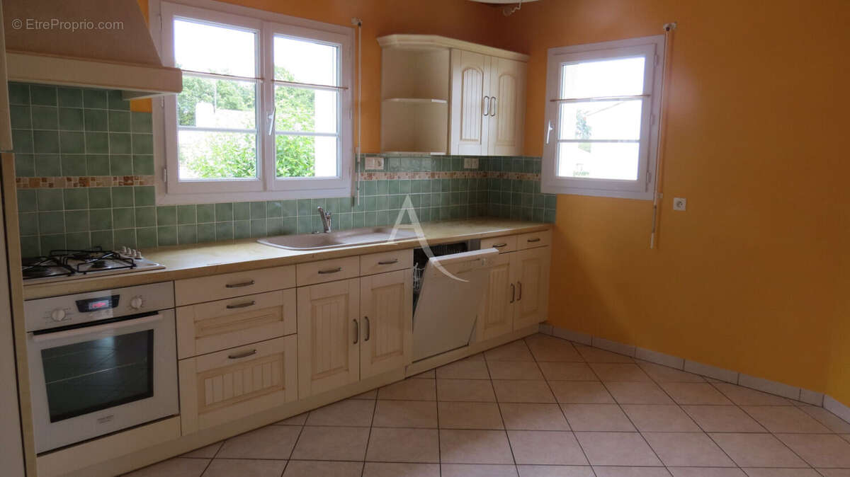 Maison à GROSBREUIL