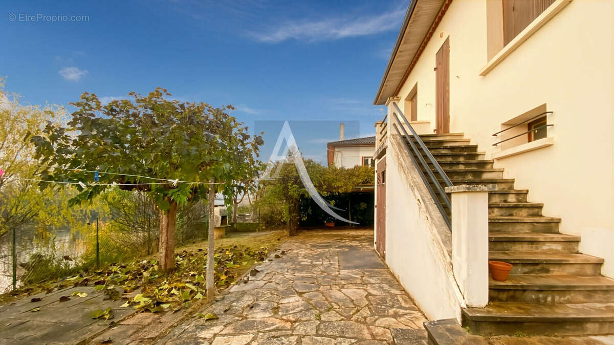 Maison à MONSEMPRON-LIBOS