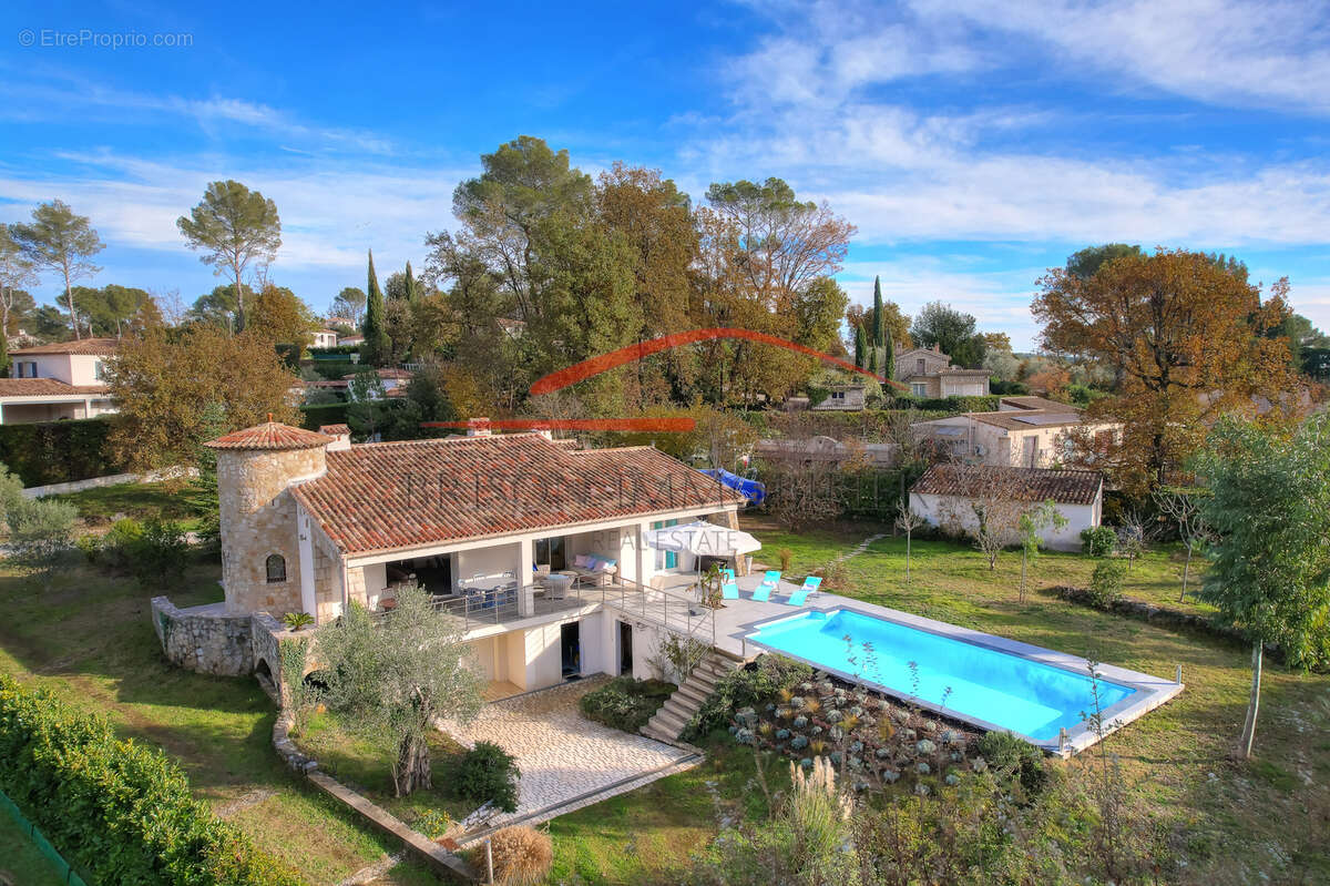 Maison à ROQUEFORT-LES-PINS