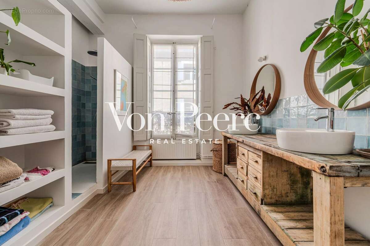 Maison à VILLENEUVE-LES-AVIGNON