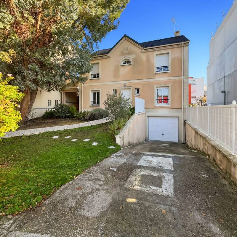 Maison à VITRY-SUR-SEINE