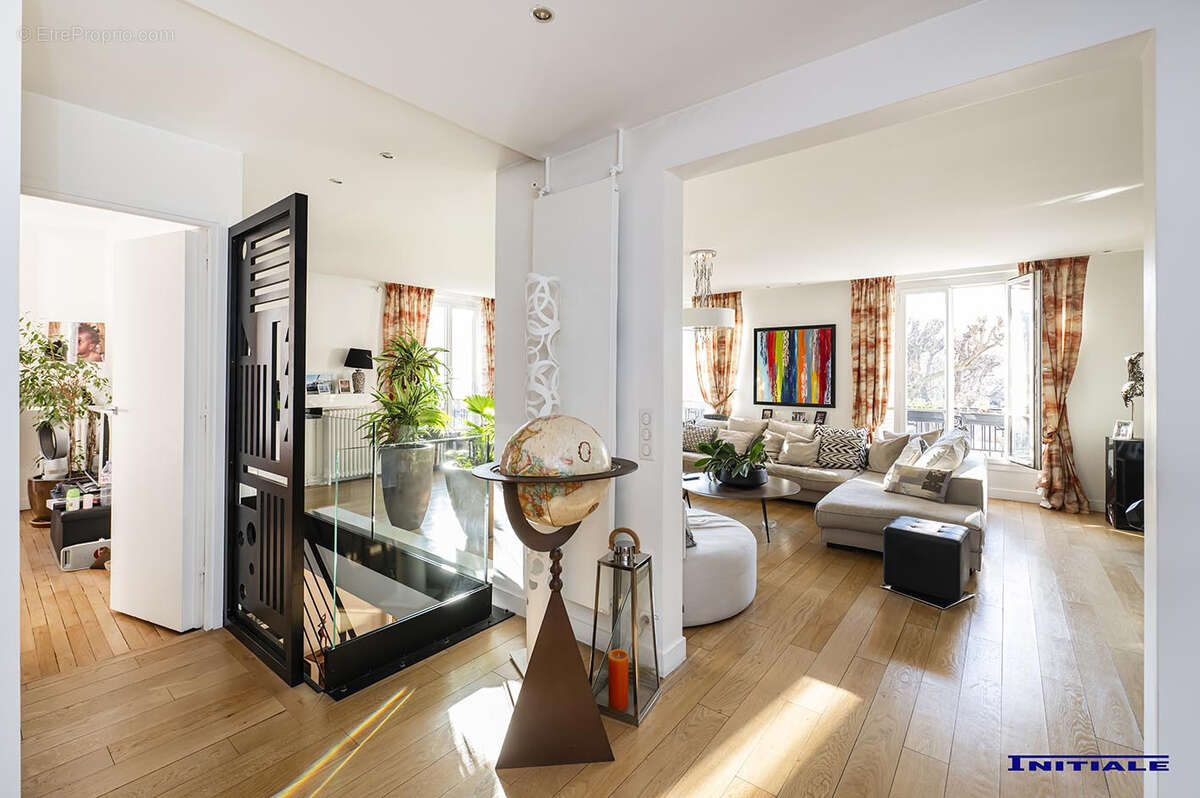 Appartement à PARIS-15E