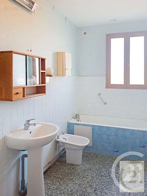 Maison à SALLES-SUR-L'HERS