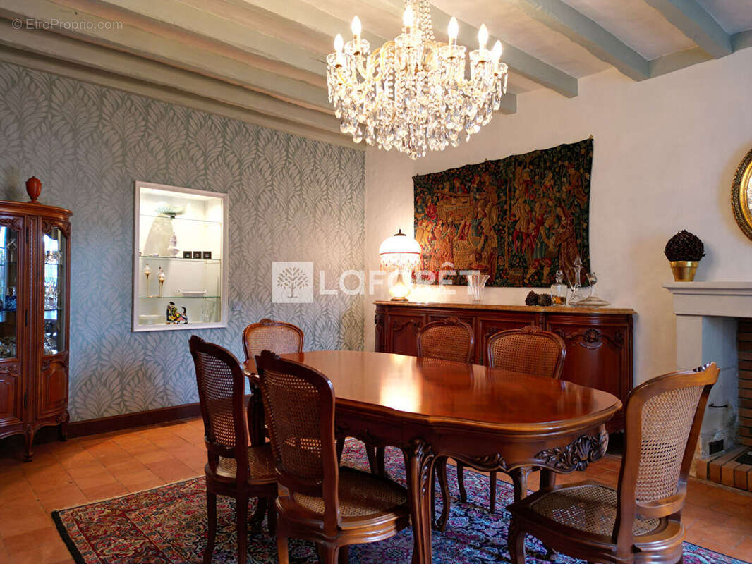 Maison à VERNEUIL-LE-CHATEAU