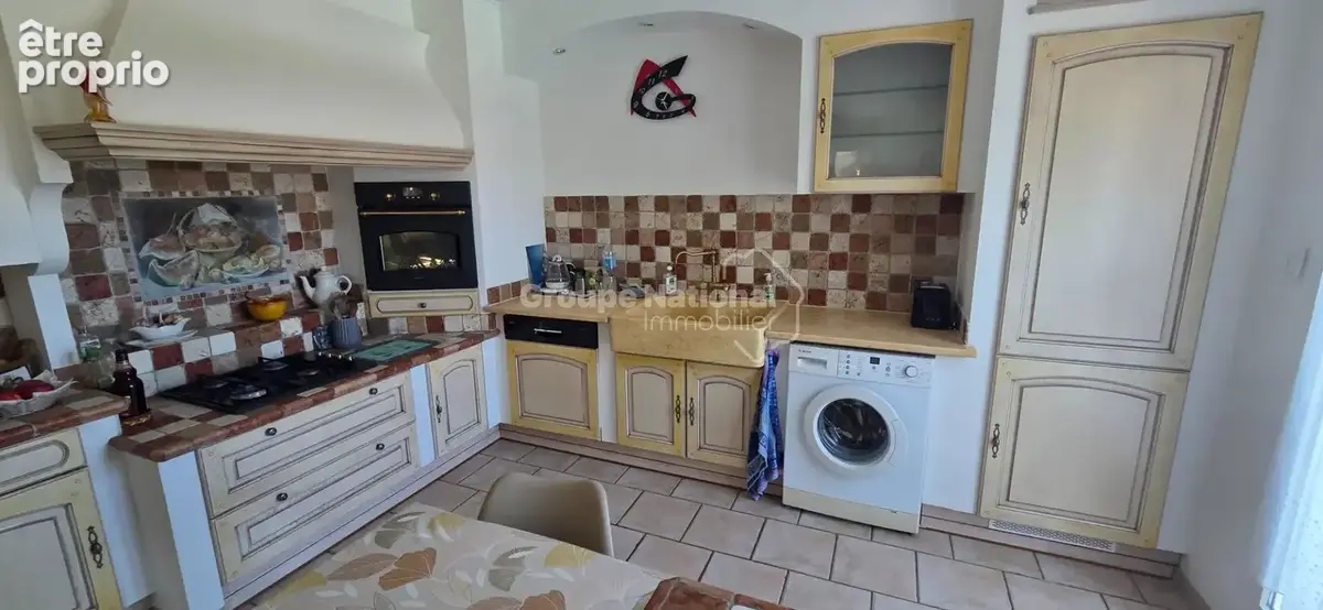 COUP DE COEUR AU ROVE! Villa de plain pied de type 4 de 112 m²  sur parcelle de terrain de 724 m² avec terrasses, piscine, cuisi - photo 6