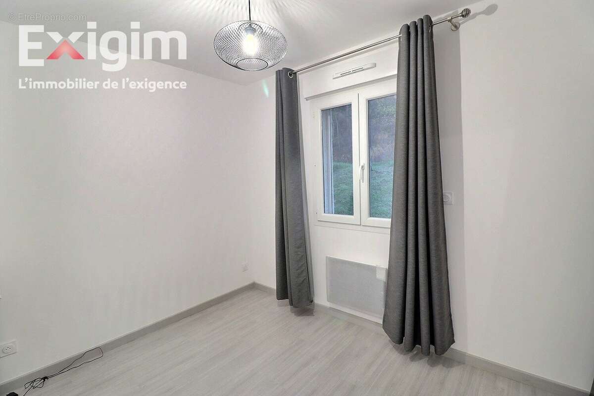 Maison à LE CRESTET