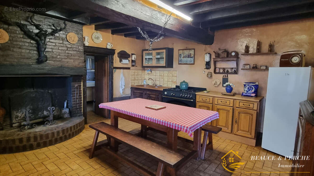 Maison à THIRON-GARDAIS