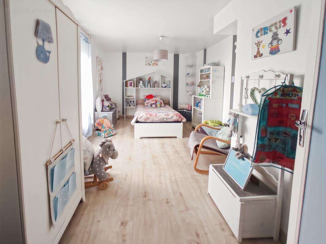 Maison à SAINT-LEON-SUR-L'ISLE