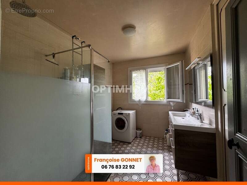 Maison 215 m² - 5 chambres - Terrain 4 200 m² - Piscine - 257 000 € - SAINT PIERRE LES ETIEUX - 18200 - photo 9