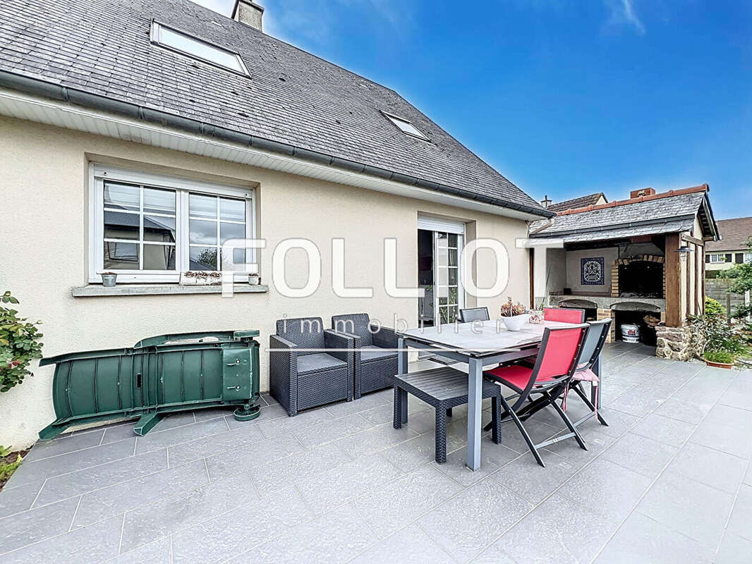 Maison à SAINT-SENIER-SOUS-AVRANCHES