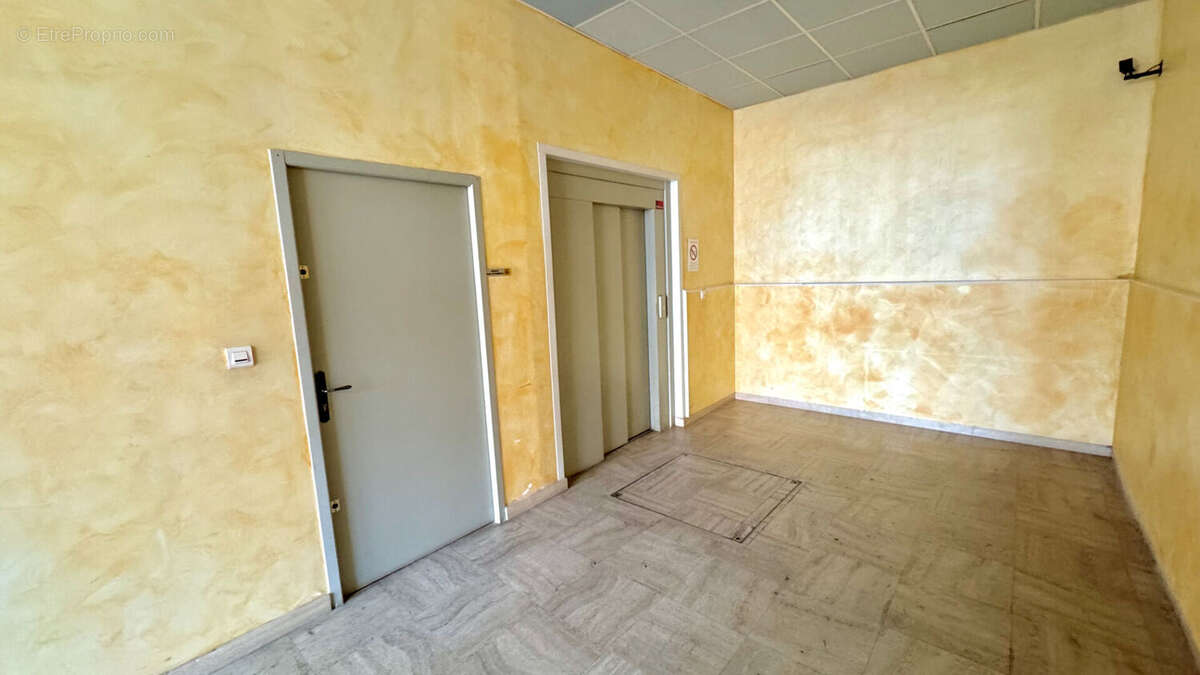 Commerce à CARPENTRAS