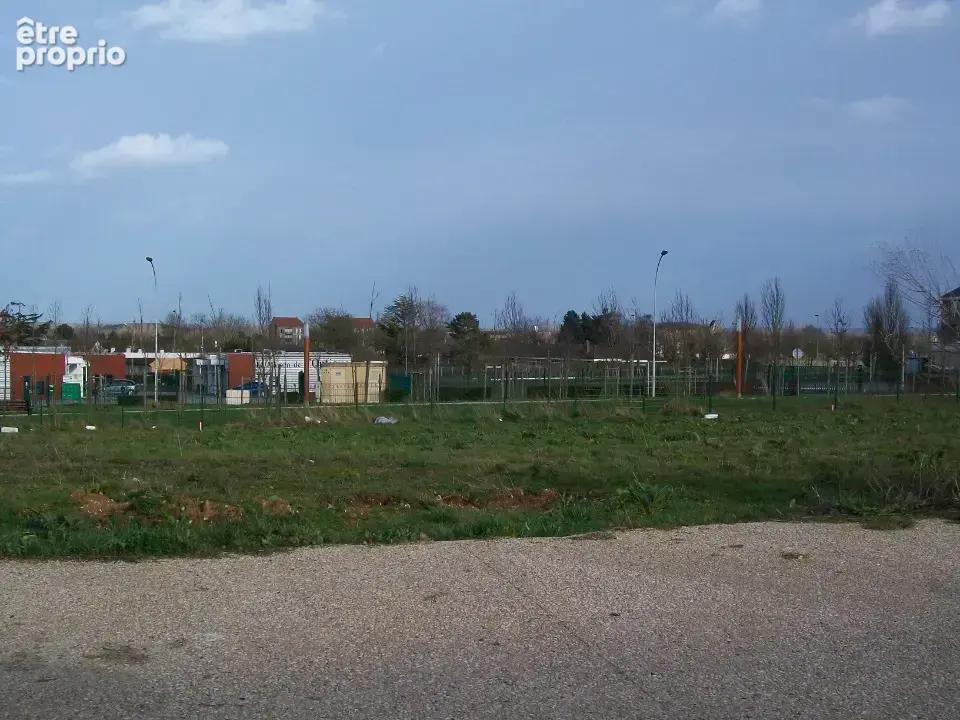 Terrain à ERAGNY-SUR-EPTE